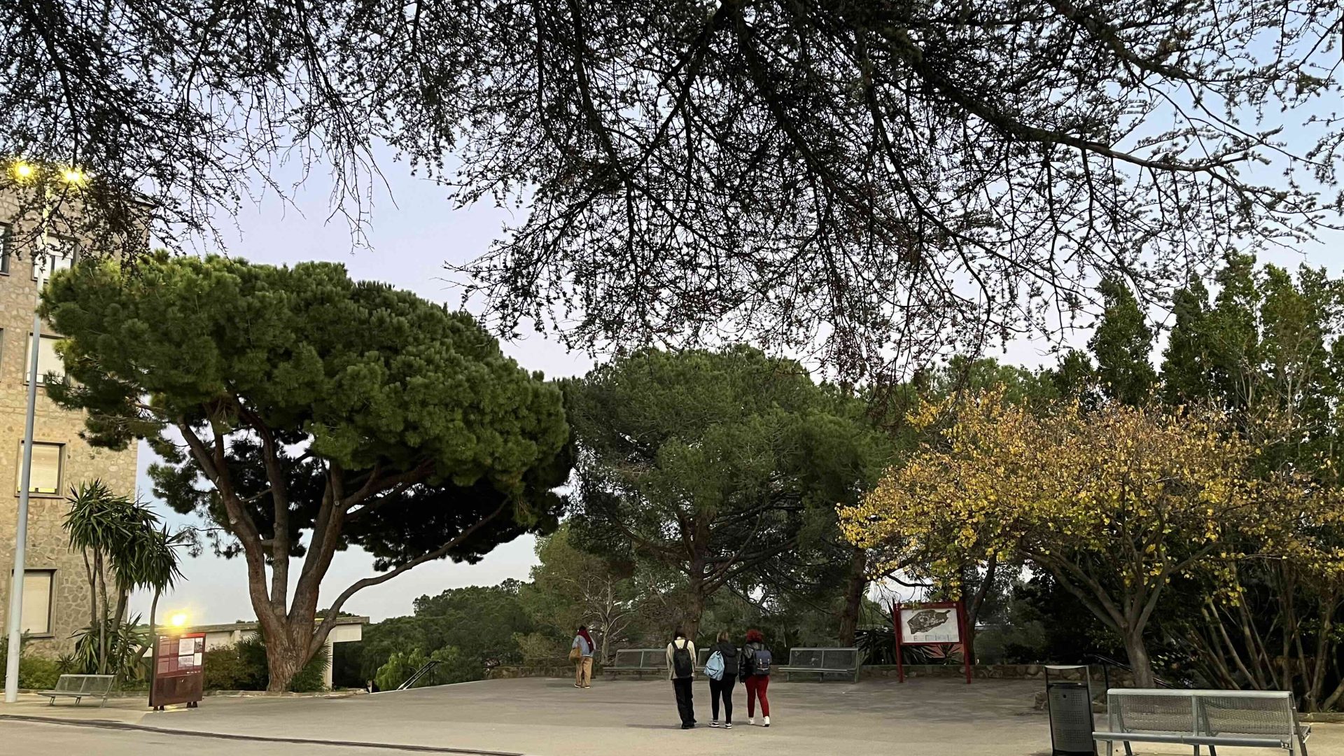 Tres momentos, un lugar: repensando la historia del Campus Mundet