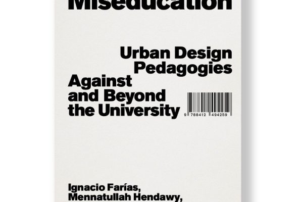 A School for the Urban Pluriverse: Learning to Inquire on the Many Ways of Inhabiting